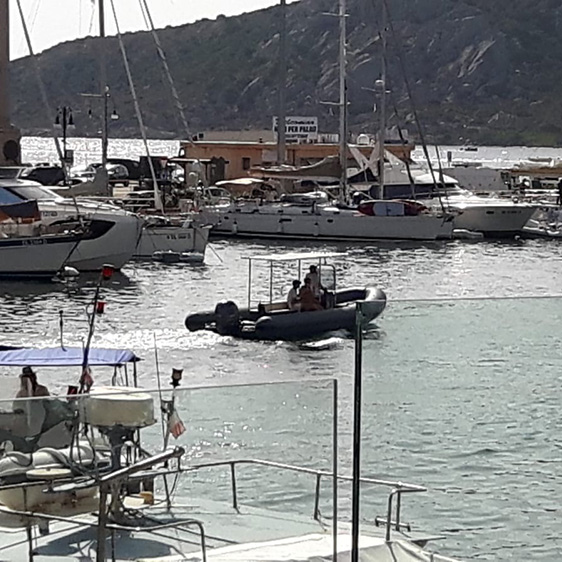 navetta in gommone per le spiagge dell'arcipelago di la maddalena
