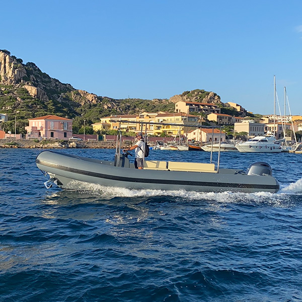 navetta in gommone per le spiagge dell'arcipelago di la maddalena